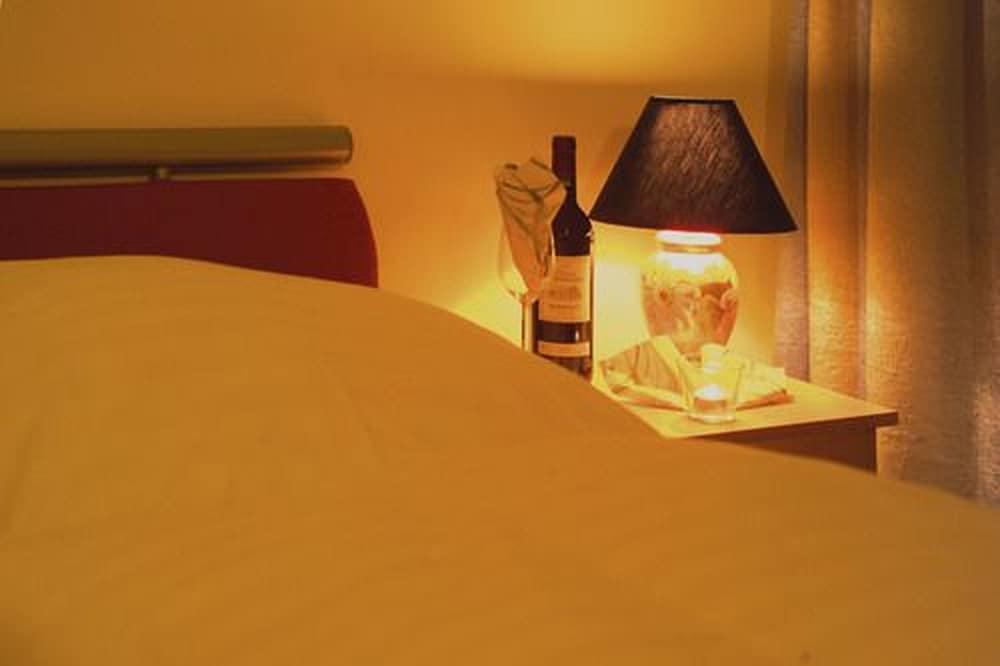 Hotel Mercedes/Centrum Хамбург Екстериор снимка